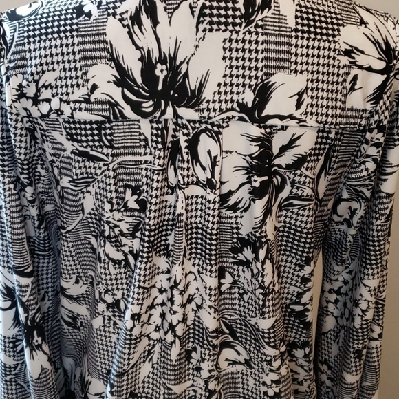 3/$30 FAITH&JOY long sleeve floral printed collar blouse - Picture 6 of 8